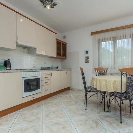 Amazing Apartment In Zambratija With 2 Bedrooms And Wifi Exterior photo